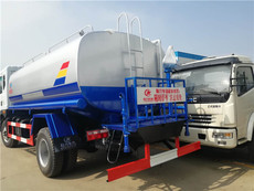 高效環(huán)保，專(zhuān)業(yè)守護(hù)——城市清潔與綠化好幫手 灑水車(chē)